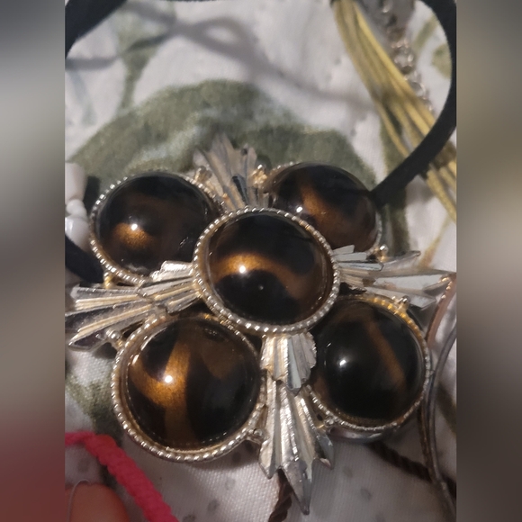 Assorted Jewelry In 2 Bags - Picture 5 of 11